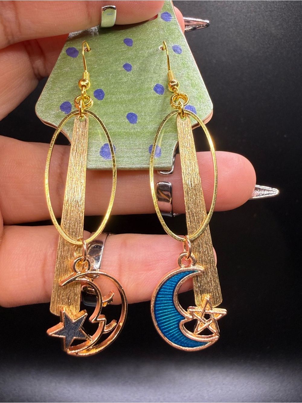 Oval hoop moon and star earrings.
Lightweight and Hypoallergenic.